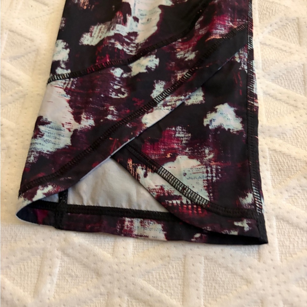 Lululemon Tranquil Crop High Rise Joggers Kara Blossom Multi/Black Pants - Picture 10 of 10